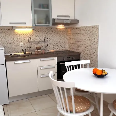 Remarkable 2-bed In Okrug Gornji Daire