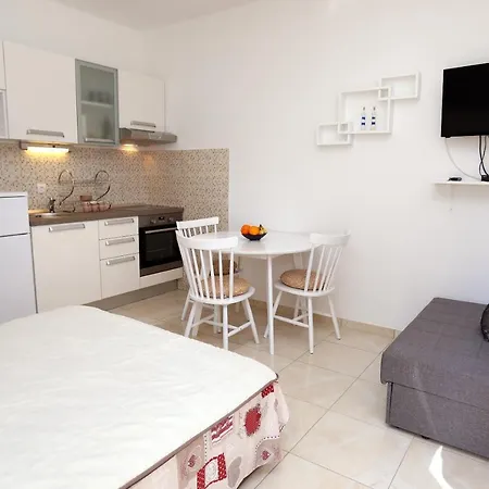 Remarkable 2-bed In Okrug Gornji Daire Trogir