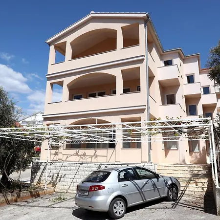 Remarkable 2-bed In Okrug Gornji Daire *