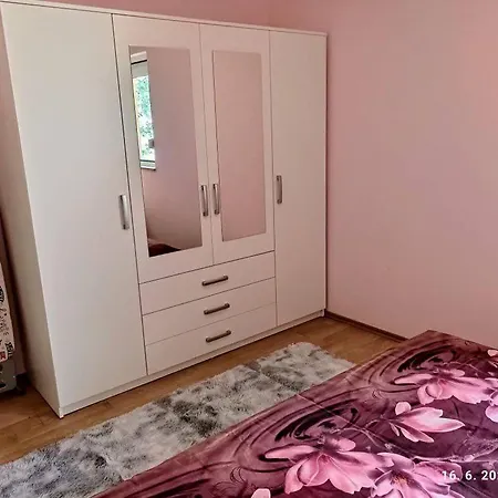Remarkable 2-bed Апартаменты Трогир
