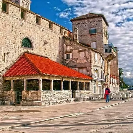 Remarkable 2-bed In Okrug Gornji Trogir